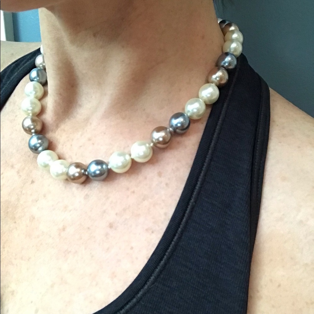 Kissaka Glass Pearl Necklace